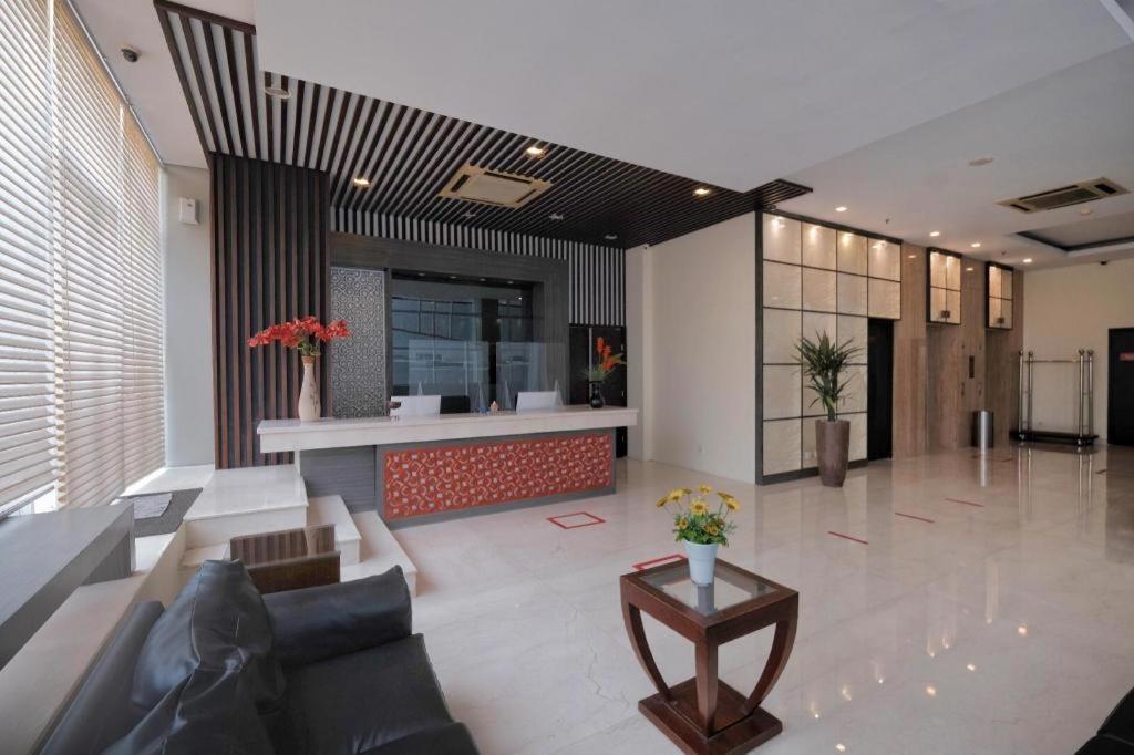 All Nite & Day Hotel Yogyakarta - Gejayan מראה חיצוני תמונה
